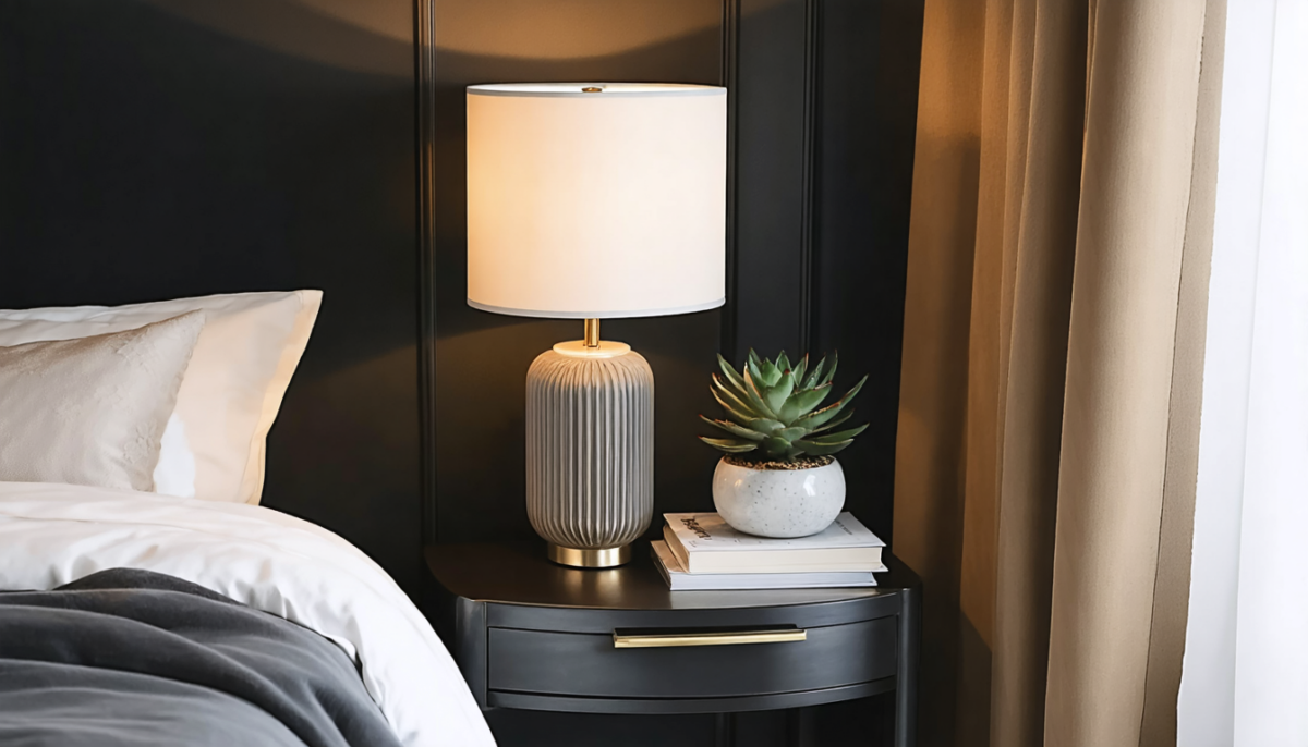 découvrez comment une table de chevet au style affirmé peut transformer et sublimer votre coin nuit, alliant esthétique et fonctionnalité pour une chambre unique.